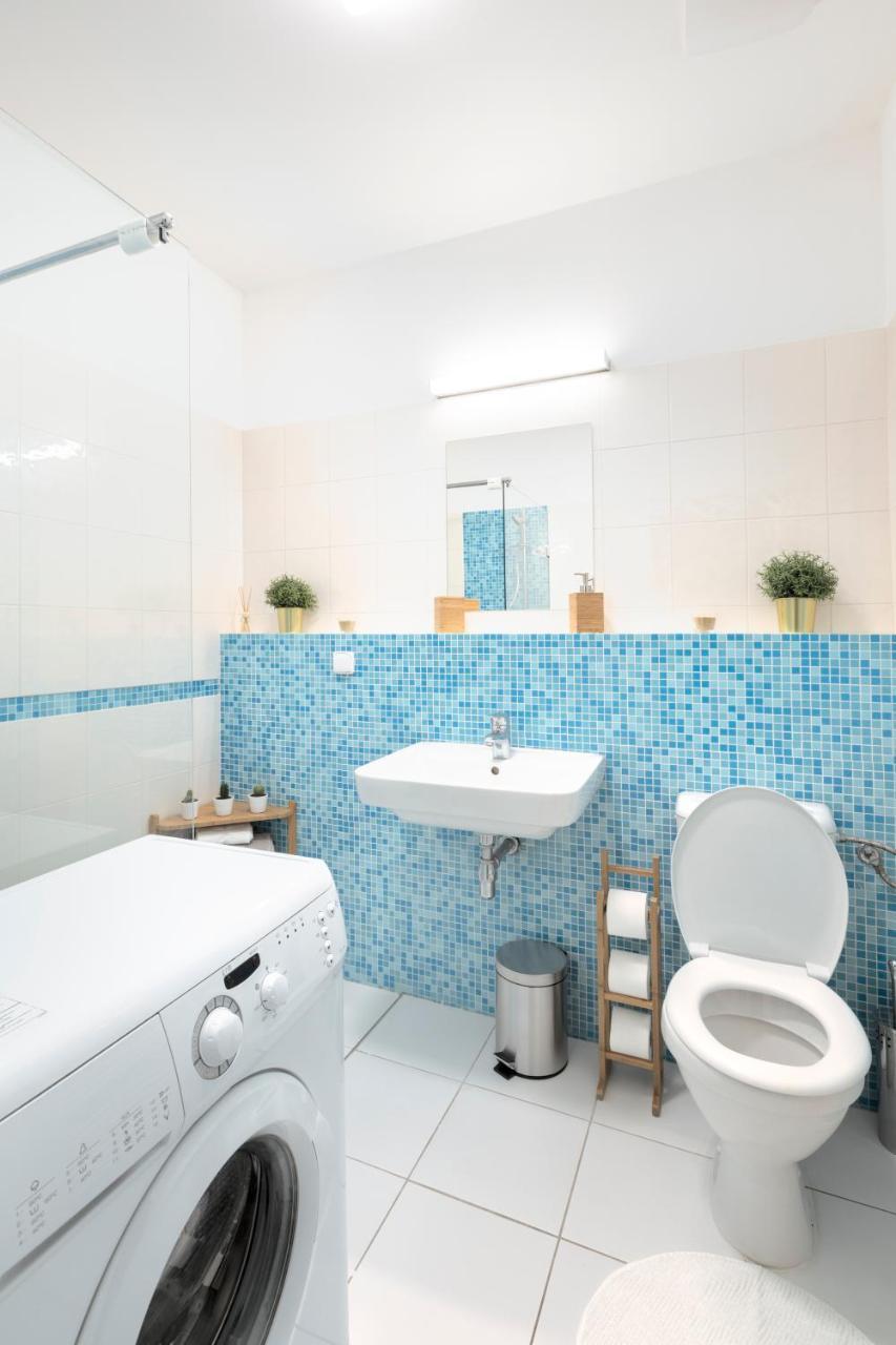 Little Tom Apartments プラハ エクステリア 写真