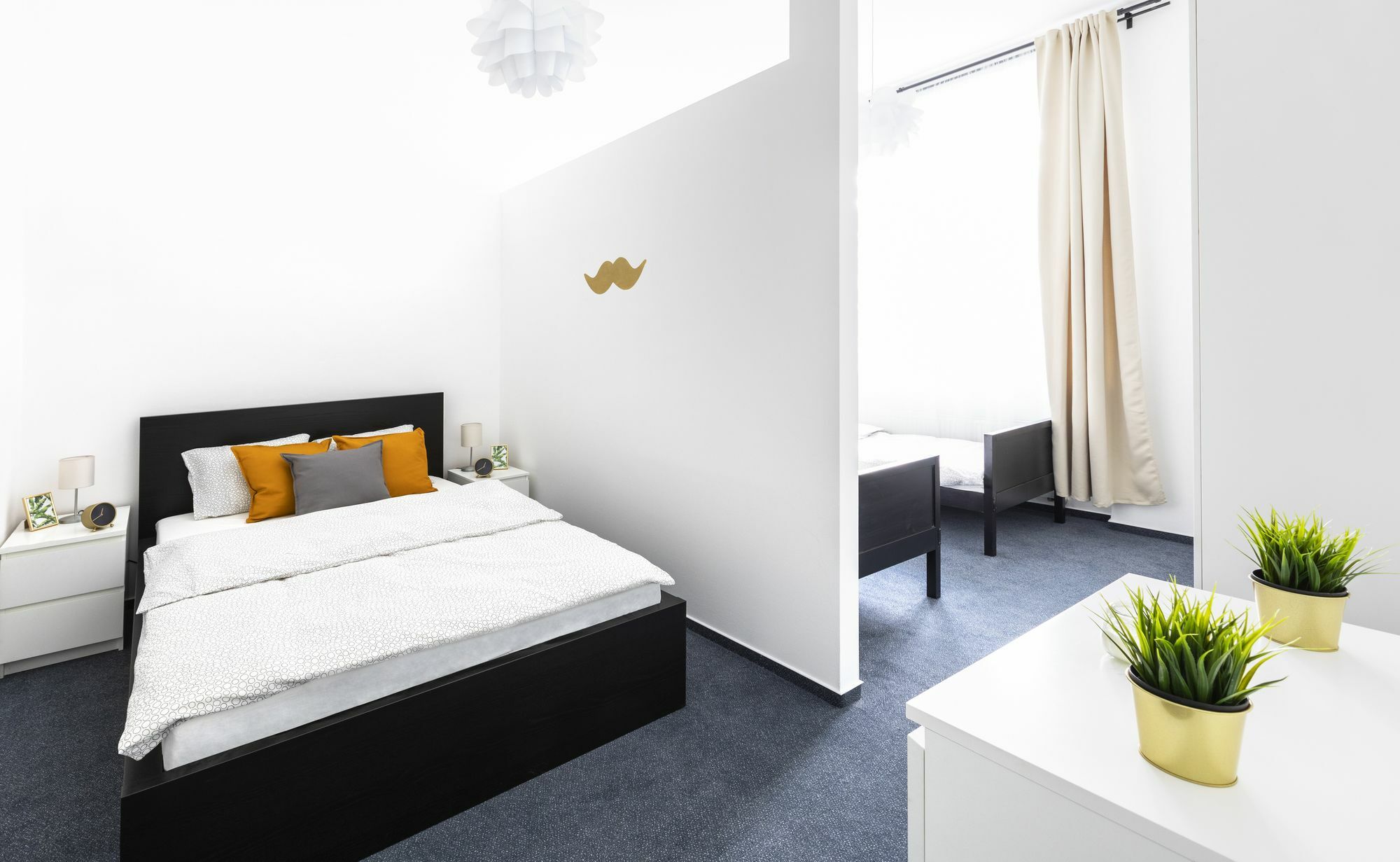 Little Tom Apartments プラハ エクステリア 写真