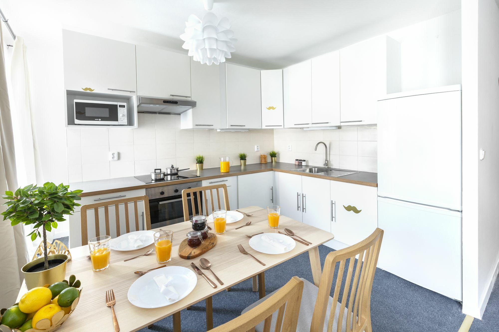 Little Tom Apartments プラハ エクステリア 写真